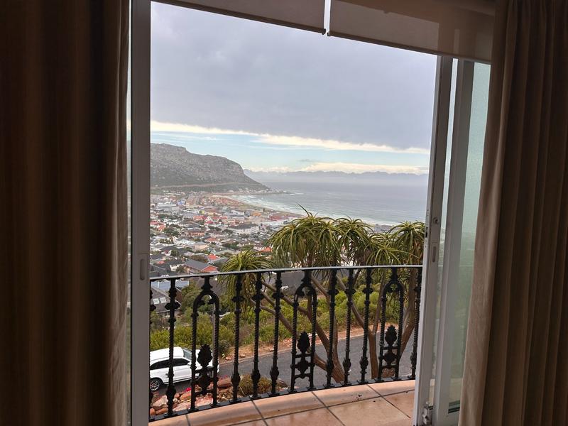 To Let 4 Bedroom Property for Rent in Fish Hoek Western Cape